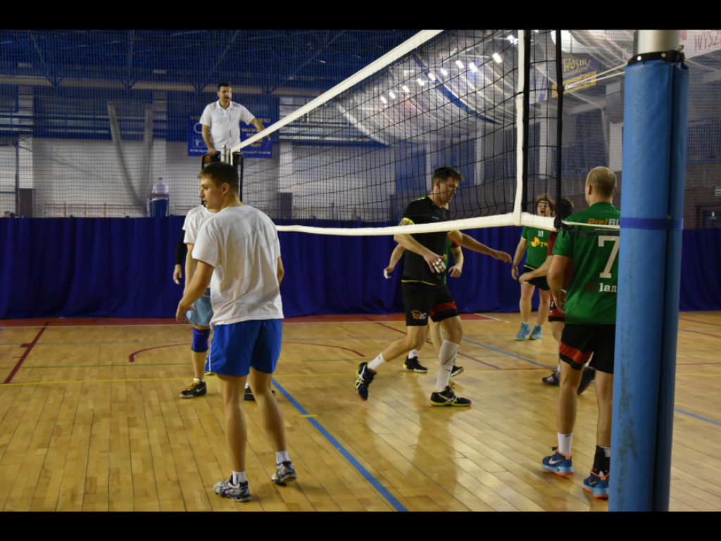 Team Volley z siatkarskim Pucharem Dyrektora WOSiR