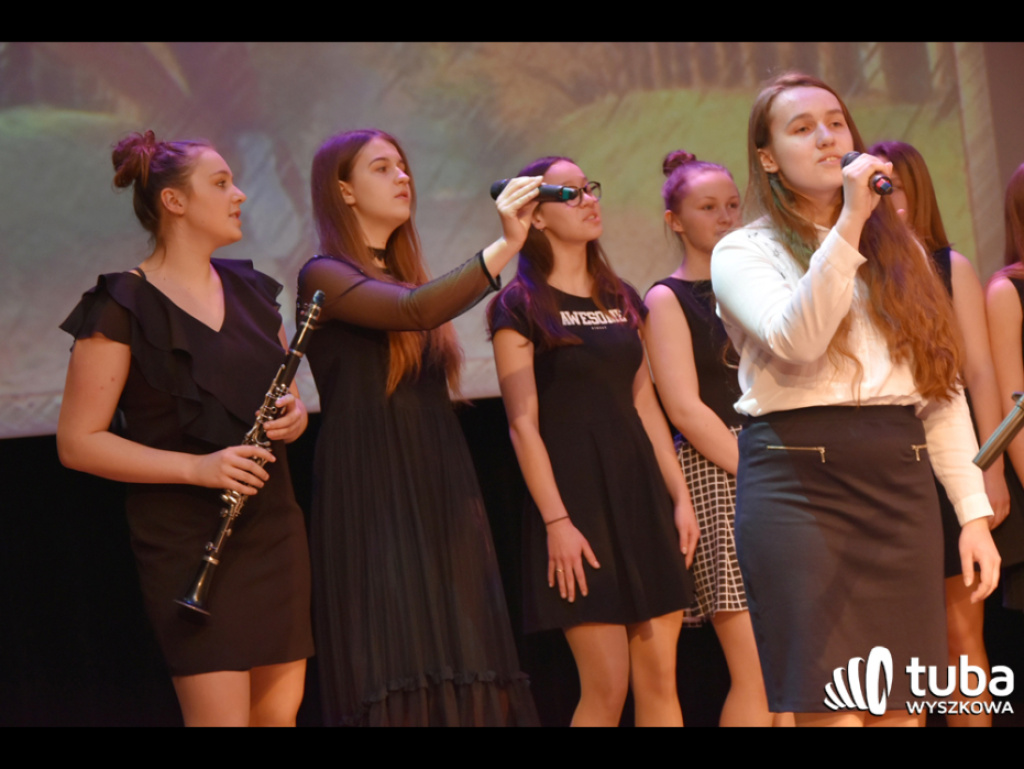 Seniorzy i młodzież razem na Dzień Kobiet. Wyjątkowy koncert dla wyszkowianek