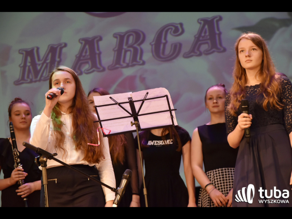 Seniorzy i młodzież razem na Dzień Kobiet. Wyjątkowy koncert dla wyszkowianek