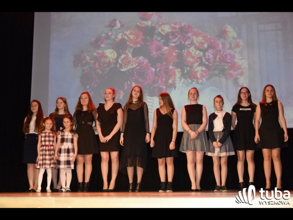 Seniorzy i młodzież razem na Dzień Kobiet. Wyjątkowy koncert dla wyszkowianek