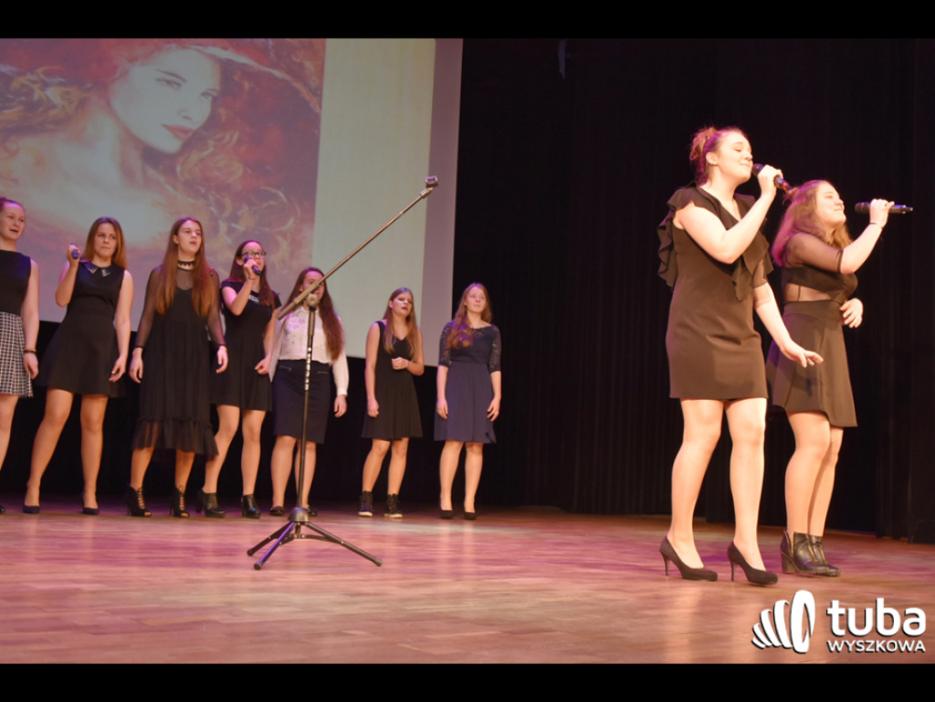 Seniorzy i młodzież razem na Dzień Kobiet. Wyjątkowy koncert dla wyszkowianek