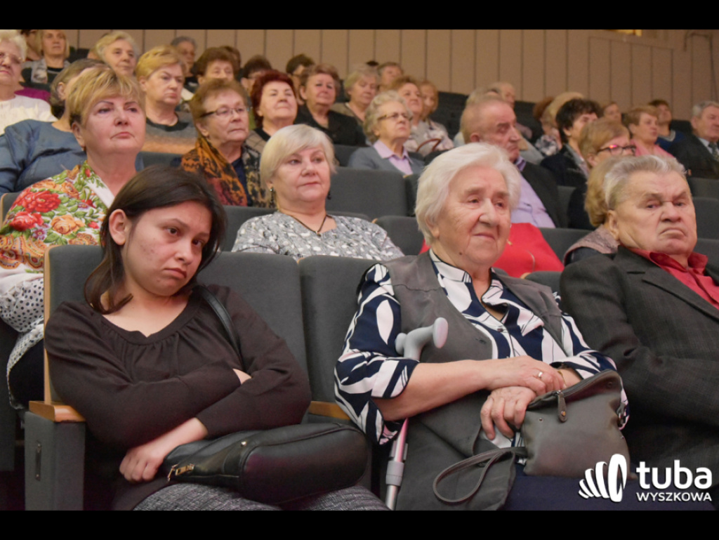Seniorzy i młodzież razem na Dzień Kobiet. Wyjątkowy koncert dla wyszkowianek