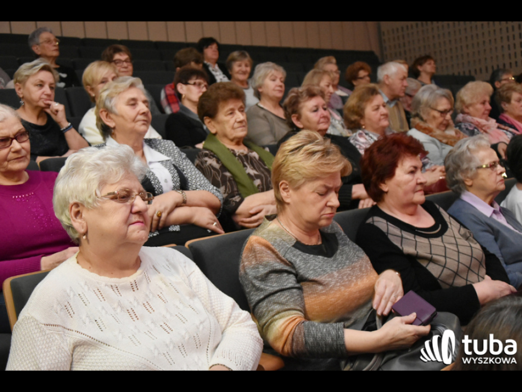 Seniorzy i młodzież razem na Dzień Kobiet. Wyjątkowy koncert dla wyszkowianek