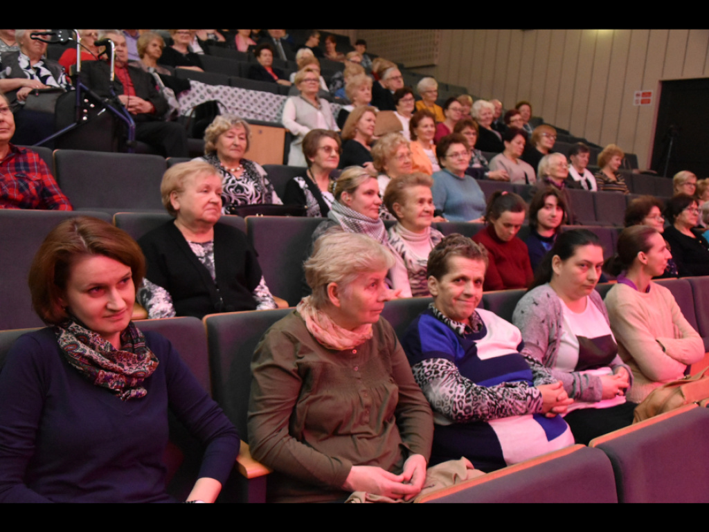 Seniorzy i młodzież razem na Dzień Kobiet. Wyjątkowy koncert dla wyszkowianek