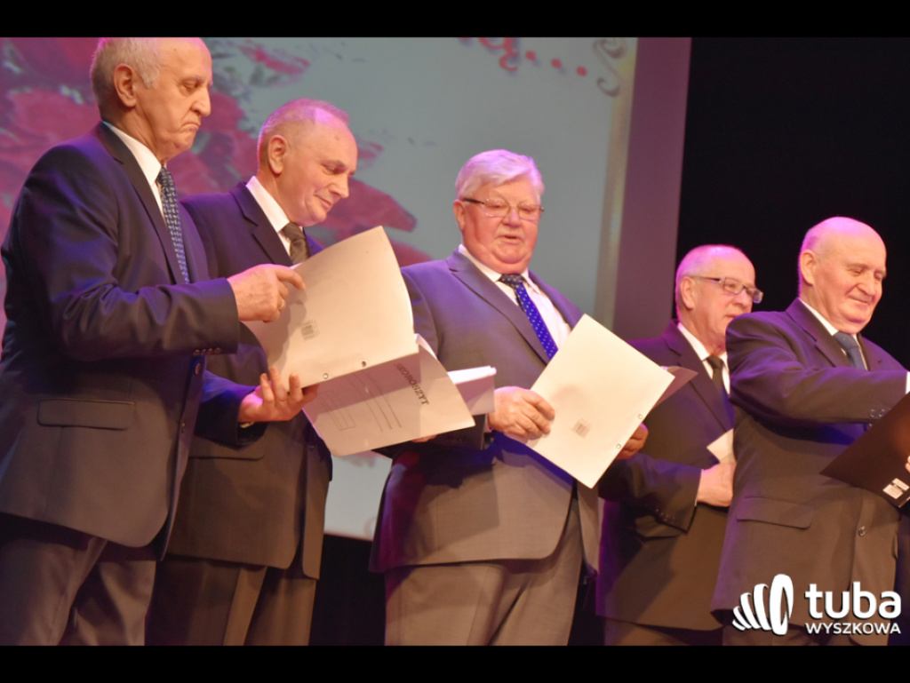 Seniorzy i młodzież razem na Dzień Kobiet. Wyjątkowy koncert dla wyszkowianek
