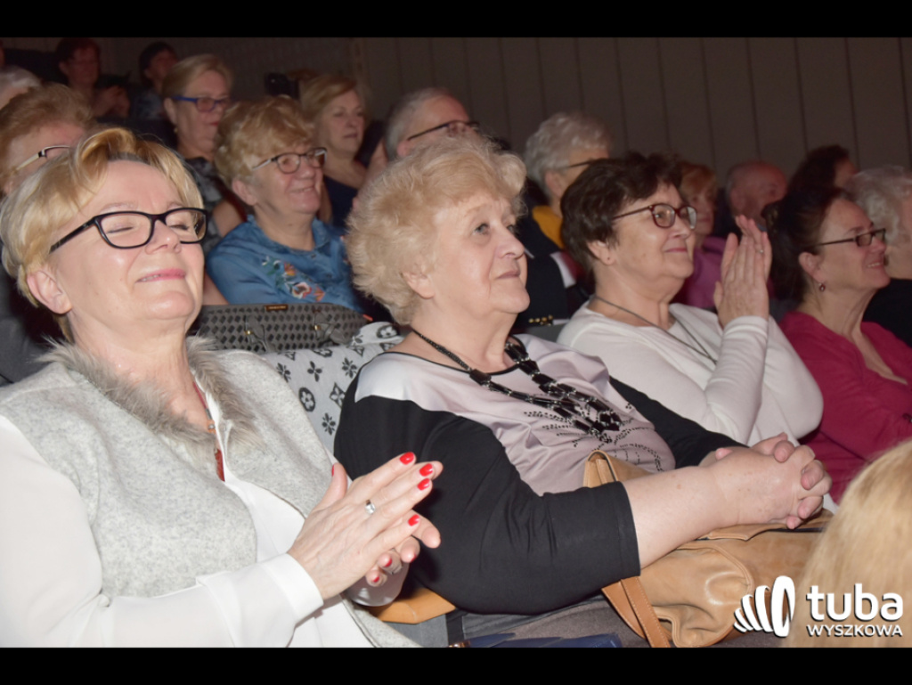 Seniorzy i młodzież razem na Dzień Kobiet. Wyjątkowy koncert dla wyszkowianek