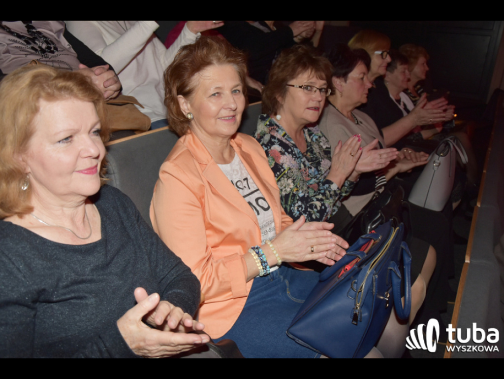 Seniorzy i młodzież razem na Dzień Kobiet. Wyjątkowy koncert dla wyszkowianek