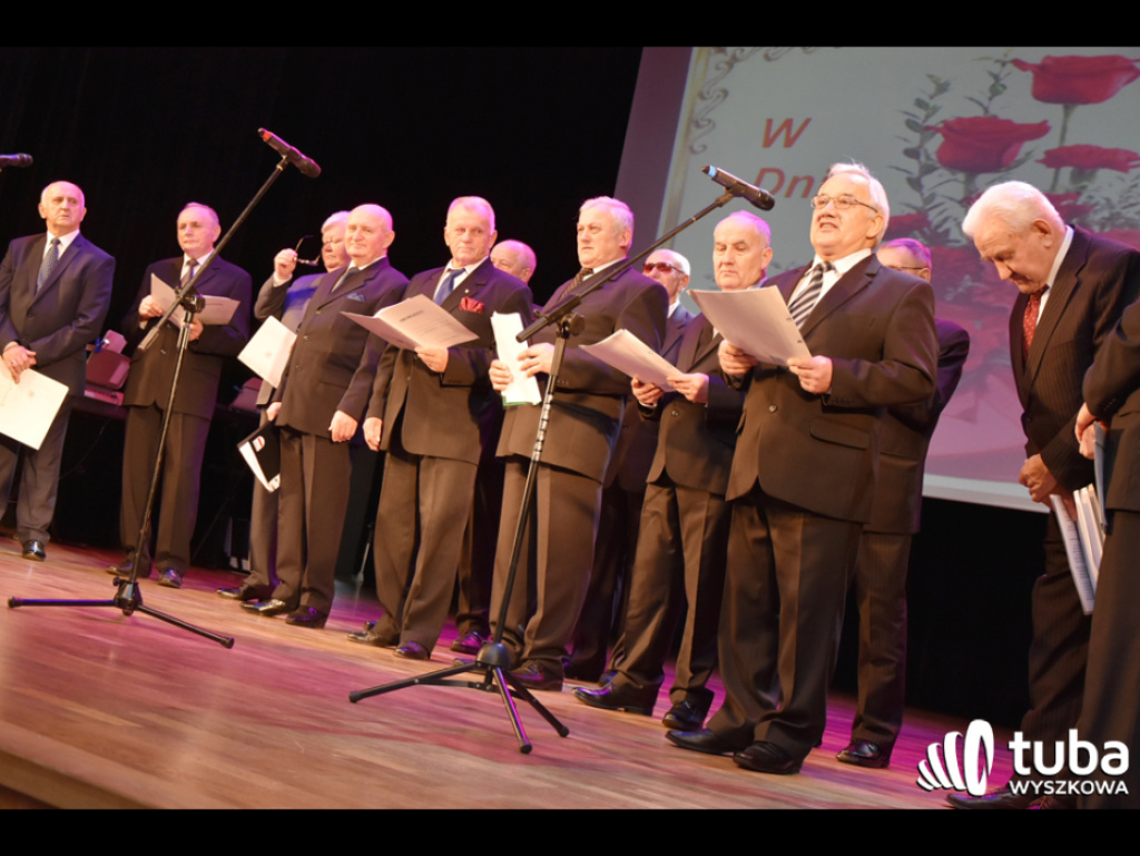Seniorzy i młodzież razem na Dzień Kobiet. Wyjątkowy koncert dla wyszkowianek