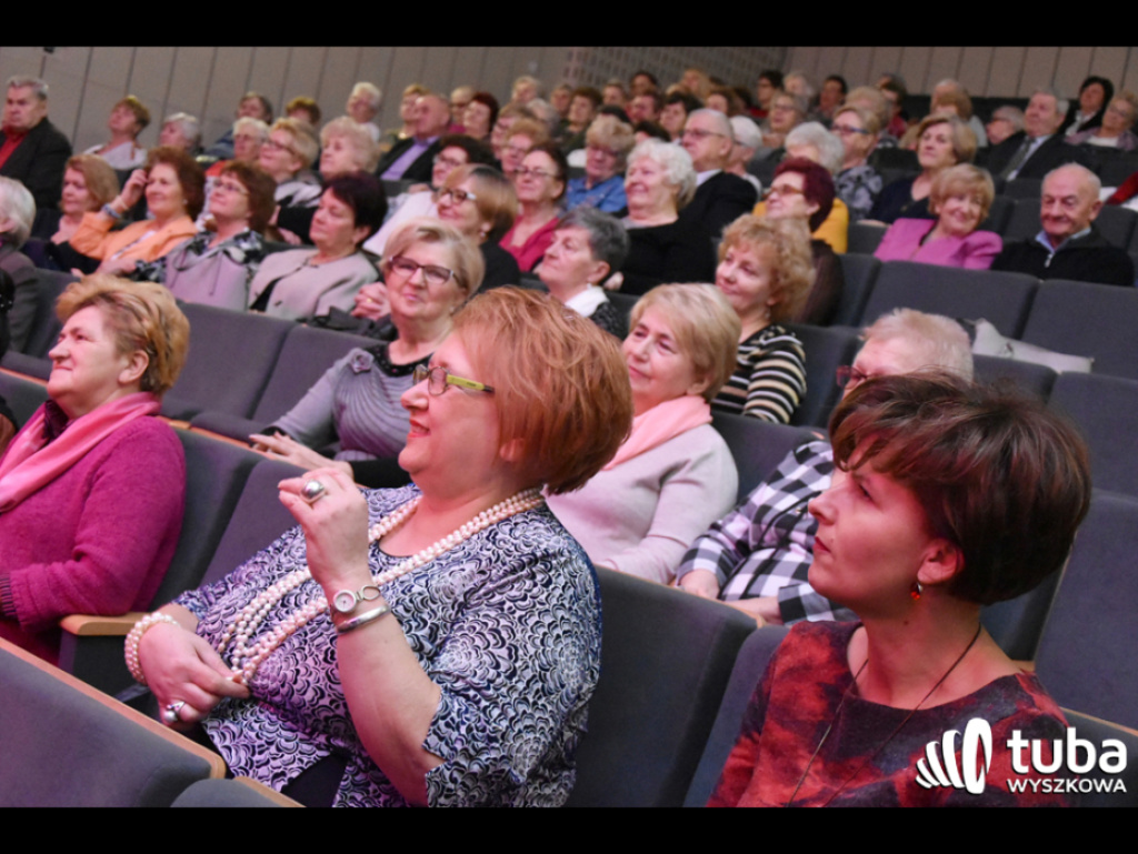 Seniorzy i młodzież razem na Dzień Kobiet. Wyjątkowy koncert dla wyszkowianek