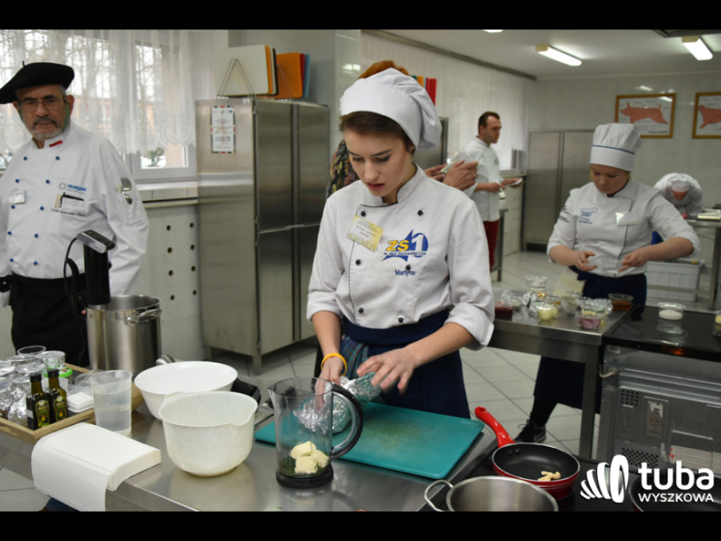 Masterchef po wyszkowsku. W Zespole Szkół nr 1 odbył się regionalny konkurs kulinarny