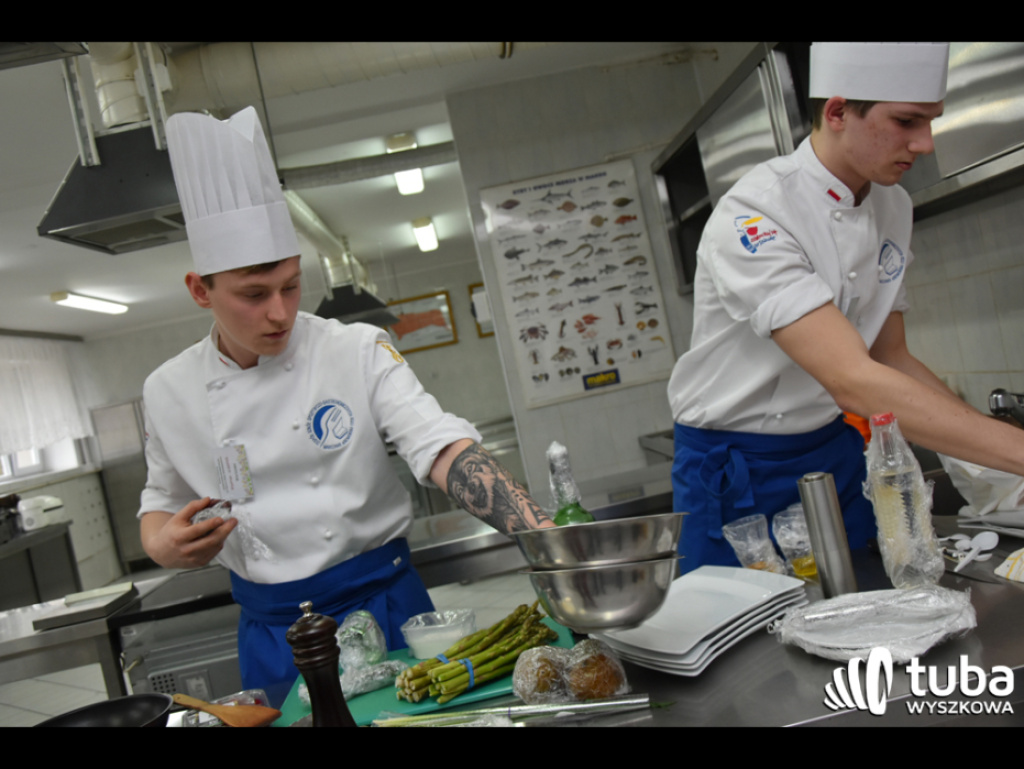 Masterchef po wyszkowsku. W Zespole Szkół nr 1 odbył się regionalny konkurs kulinarny