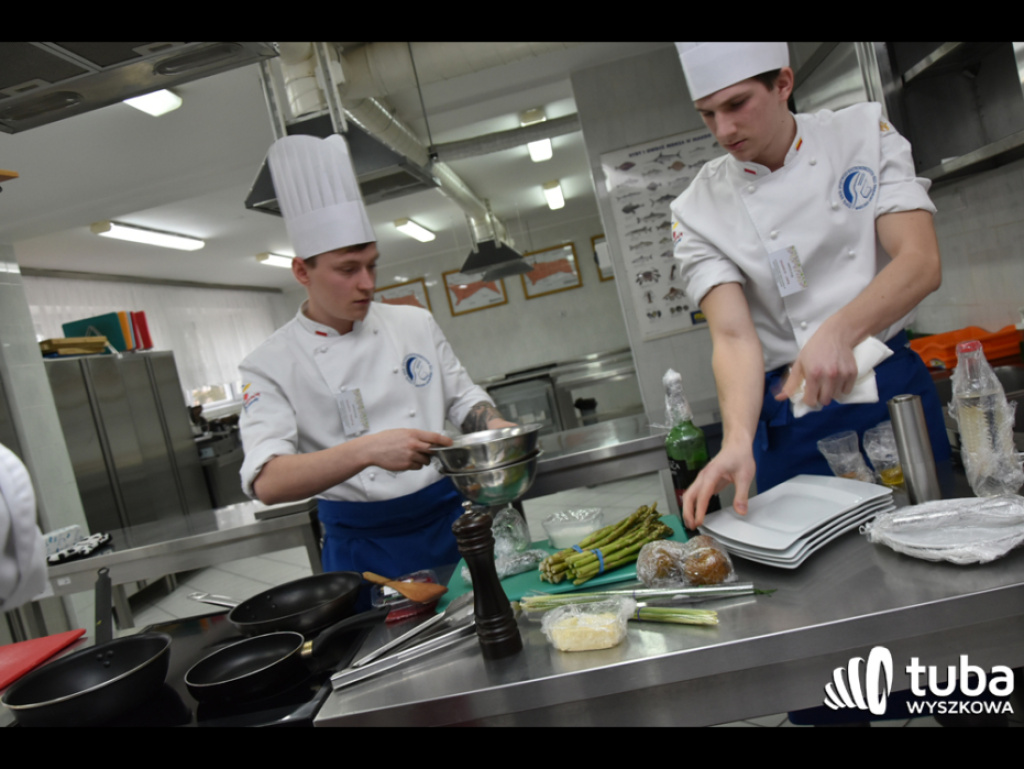 Masterchef po wyszkowsku. W Zespole Szkół nr 1 odbył się regionalny konkurs kulinarny