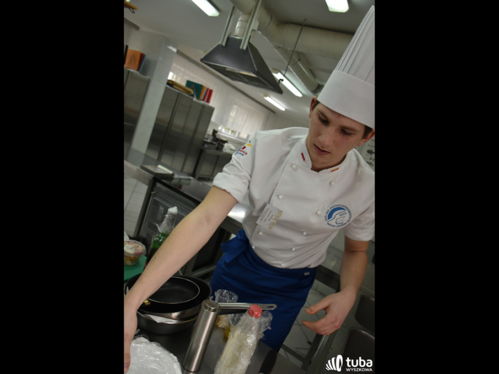 Masterchef po wyszkowsku. W Zespole Szkół nr 1 odbył się regionalny konkurs kulinarny