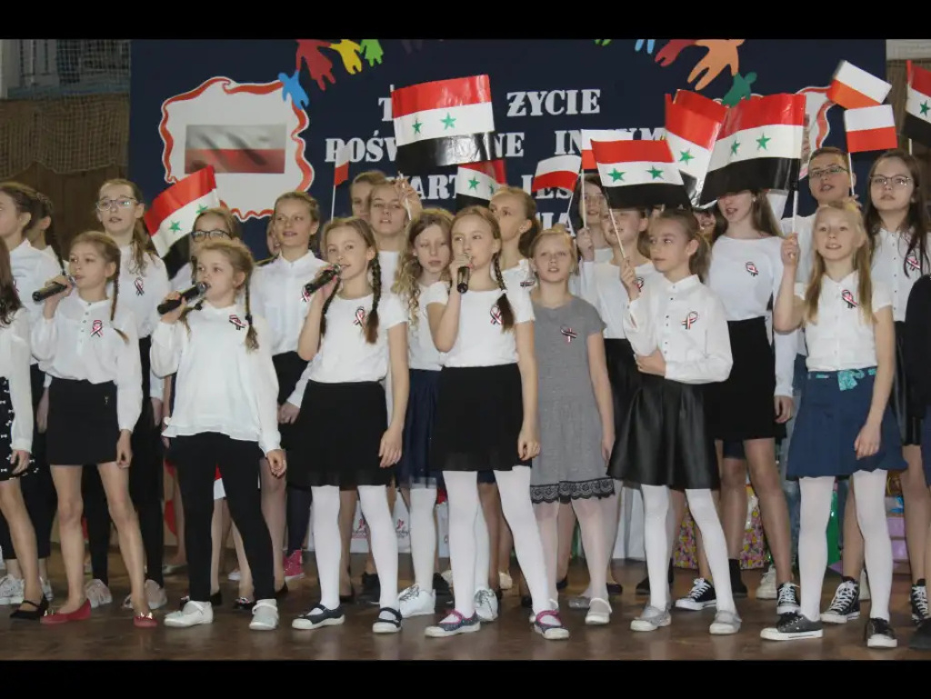 Ambasador Syrii odwiedził Szkołę Podstawową nr 5 w Wyszkowie. To podziękowanie za pomoc syryjskim dzieciom