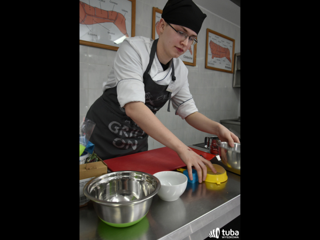 Masterchef po wyszkowsku. W Zespole Szkół nr 1 odbył się regionalny konkurs kulinarny