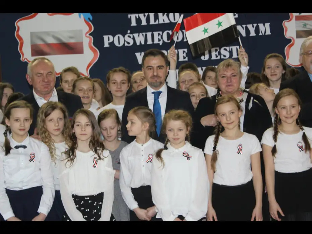Ambasador Syrii odwiedził Szkołę Podstawową nr 5 w Wyszkowie. To podziękowanie za pomoc syryjskim dzieciom