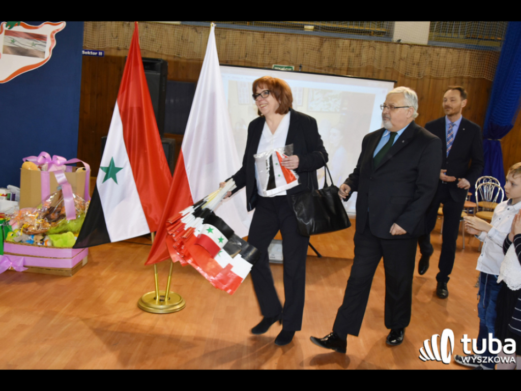 Ambasador Syrii odwiedził Szkołę Podstawową nr 5 w Wyszkowie. To podziękowanie za pomoc syryjskim dzieciom
