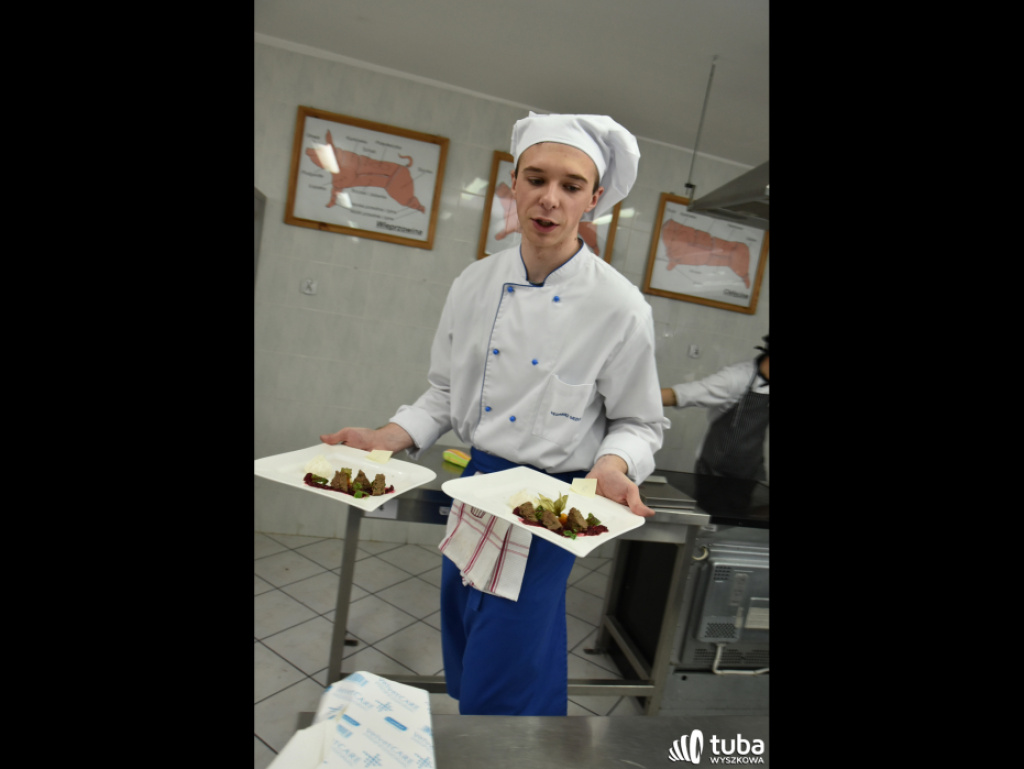 Masterchef po wyszkowsku. W Zespole Szkół nr 1 odbył się regionalny konkurs kulinarny