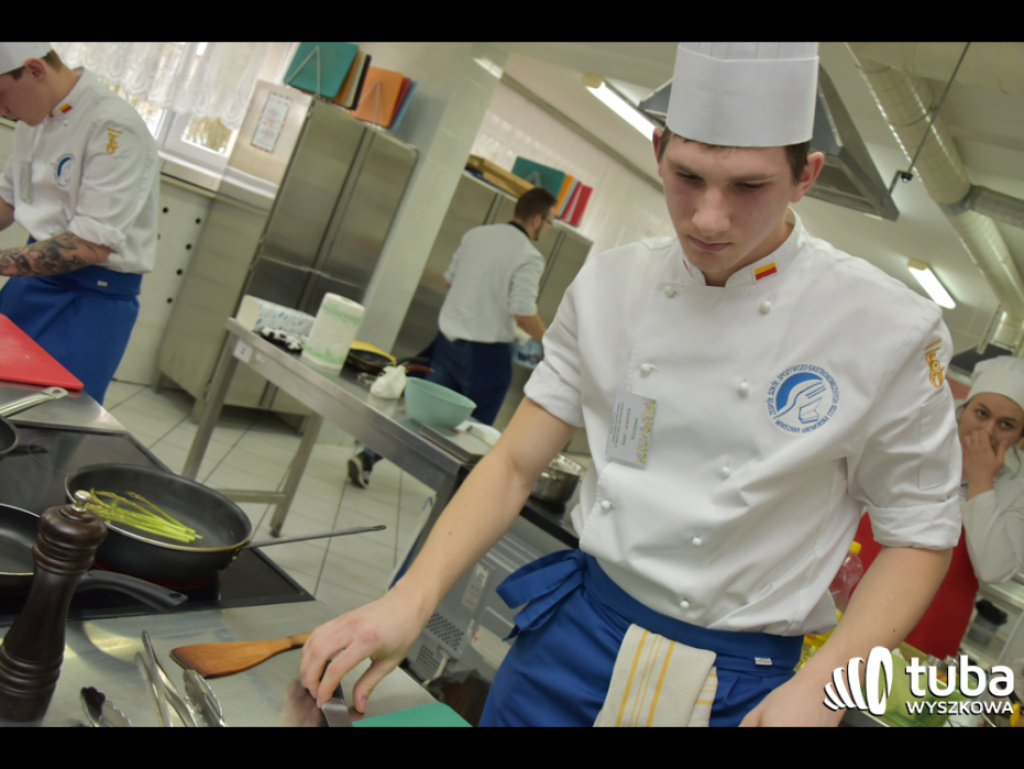 Masterchef po wyszkowsku. W Zespole Szkół nr 1 odbył się regionalny konkurs kulinarny