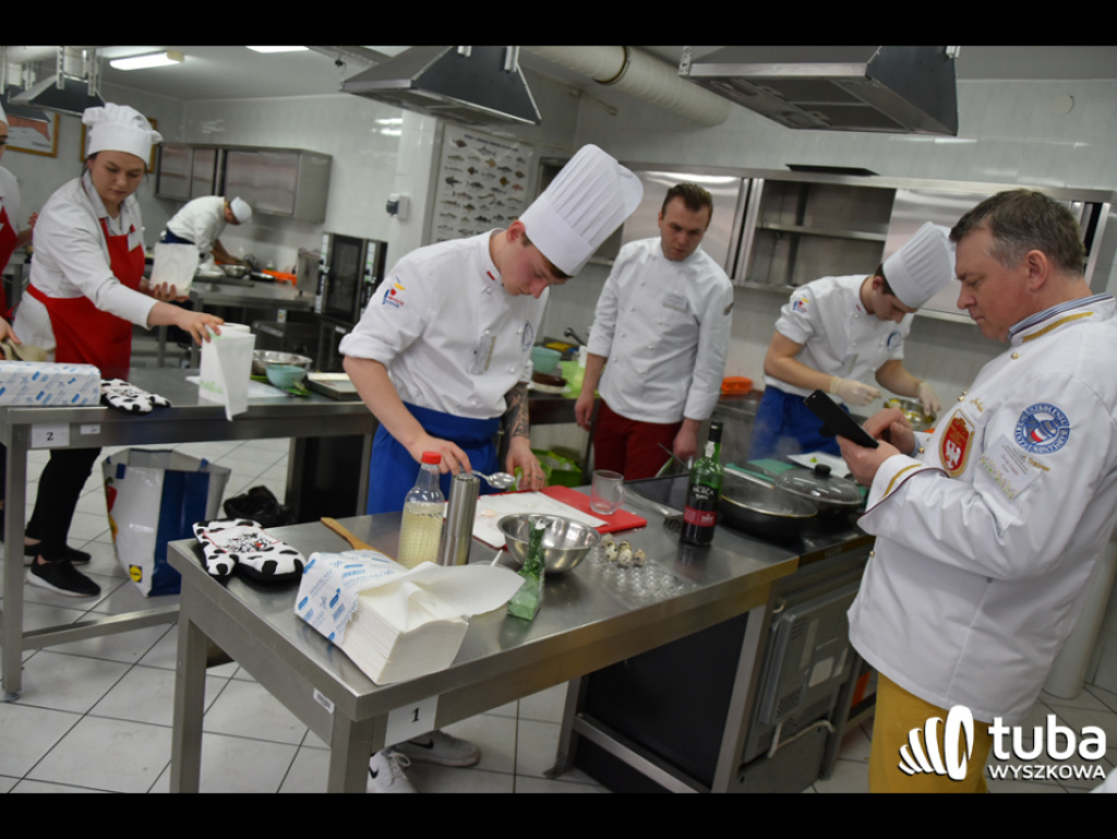 Masterchef po wyszkowsku. W Zespole Szkół nr 1 odbył się regionalny konkurs kulinarny