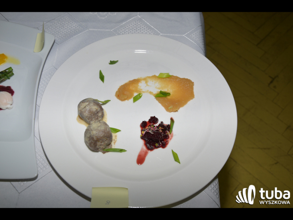 Masterchef po wyszkowsku. W Zespole Szkół nr 1 odbył się regionalny konkurs kulinarny
