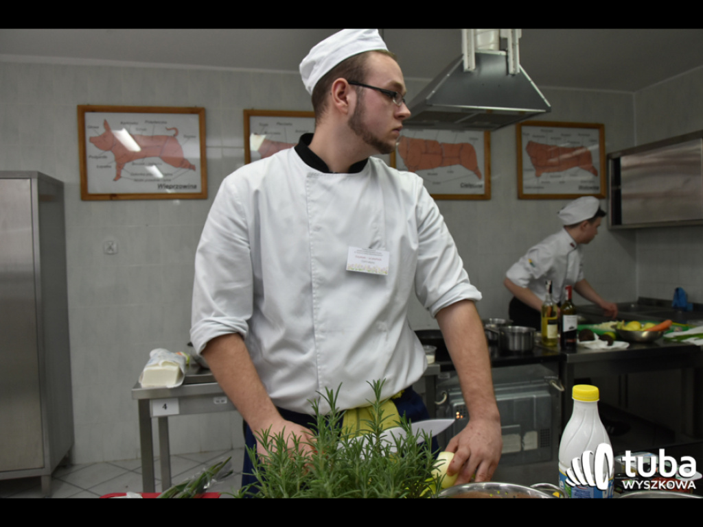 Masterchef po wyszkowsku. W Zespole Szkół nr 1 odbył się regionalny konkurs kulinarny