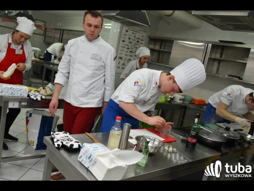 Masterchef po wyszkowsku. W Zespole Szkół nr 1 odbył się regionalny konkurs kulinarny