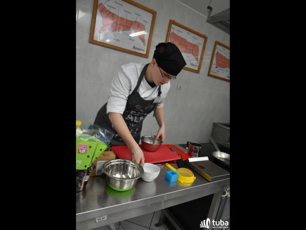 Masterchef po wyszkowsku. W Zespole Szkół nr 1 odbył się regionalny konkurs kulinarny