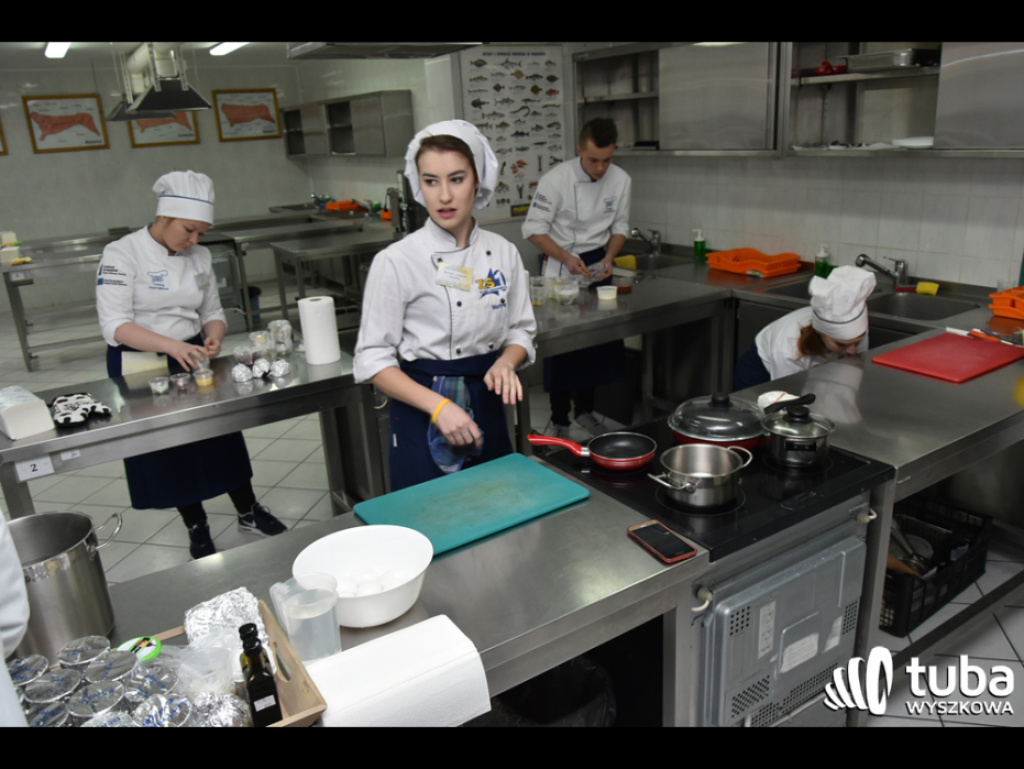 Masterchef po wyszkowsku. W Zespole Szkół nr 1 odbył się regionalny konkurs kulinarny