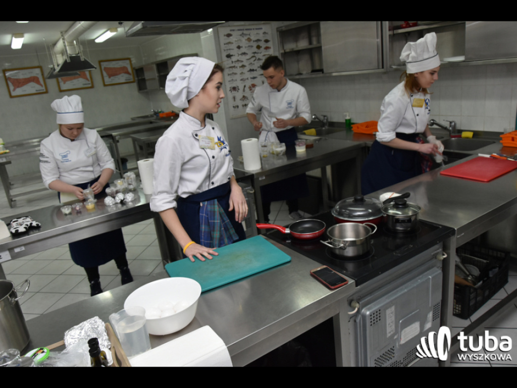 Masterchef po wyszkowsku. W Zespole Szkół nr 1 odbył się regionalny konkurs kulinarny
