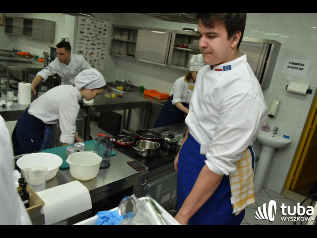 Masterchef po wyszkowsku. W Zespole Szkół nr 1 odbył się regionalny konkurs kulinarny