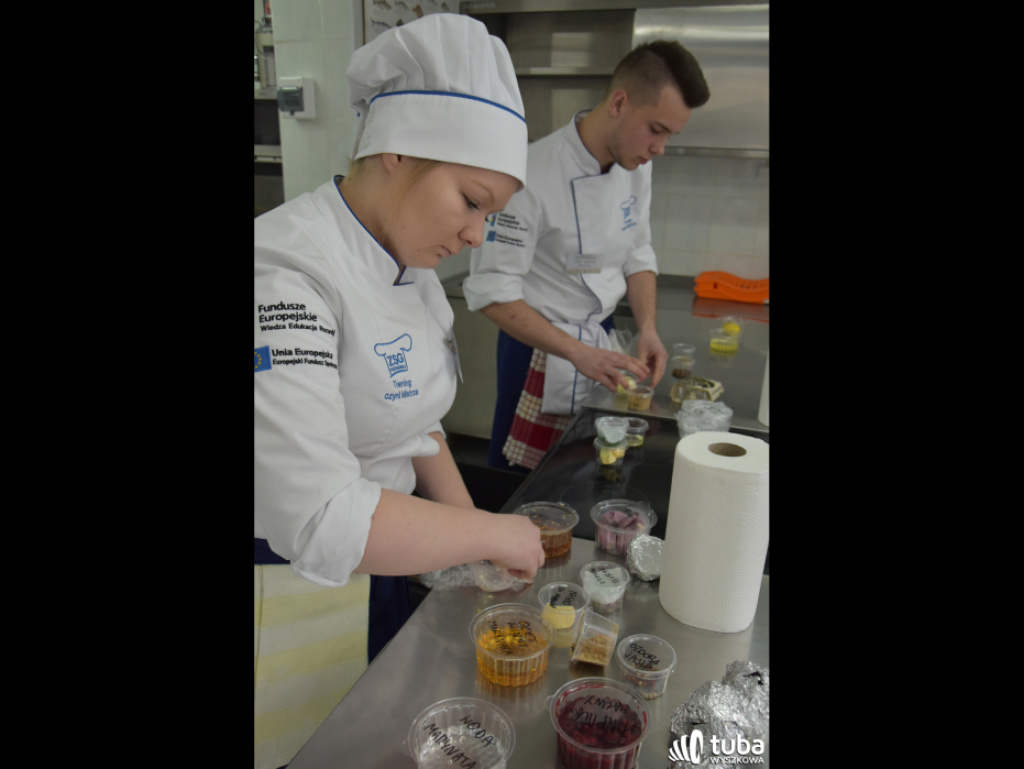 Masterchef po wyszkowsku. W Zespole Szkół nr 1 odbył się regionalny konkurs kulinarny