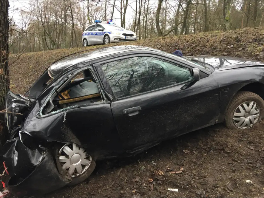 Trzy osoby nie żyją, cztery ranne - tragiczny bilans drugiego dnia świąt na wyszkowskich drogach (video, zdjęcia)