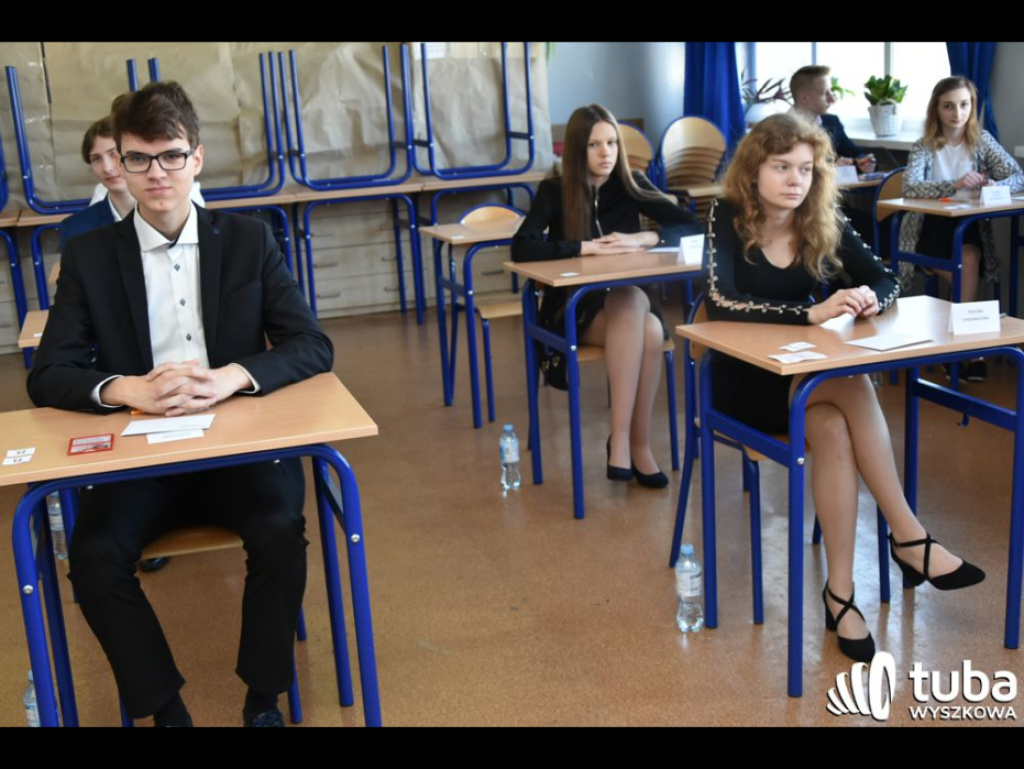 Przedostatni taki egzamin. Gimnazjaliści zdawali dziś przedmioty humanistyczne