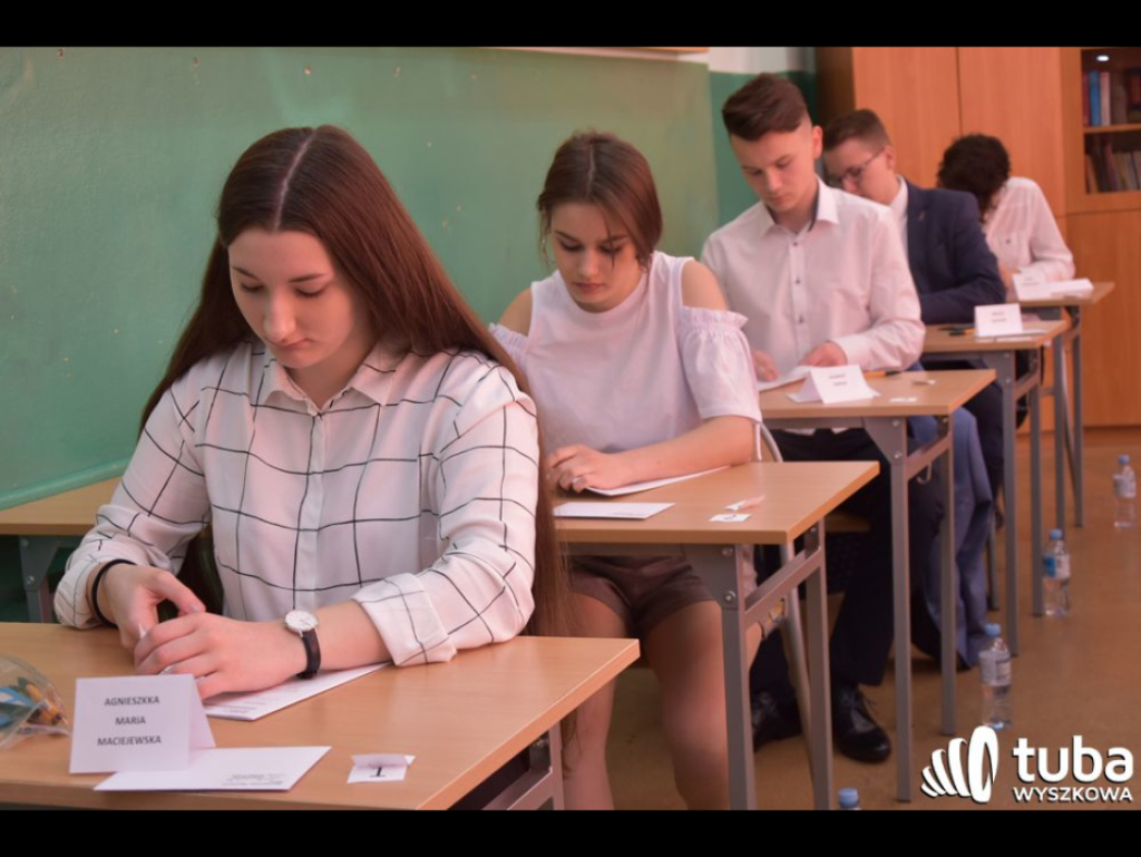 Przedostatni taki egzamin. Gimnazjaliści zdawali dziś przedmioty humanistyczne