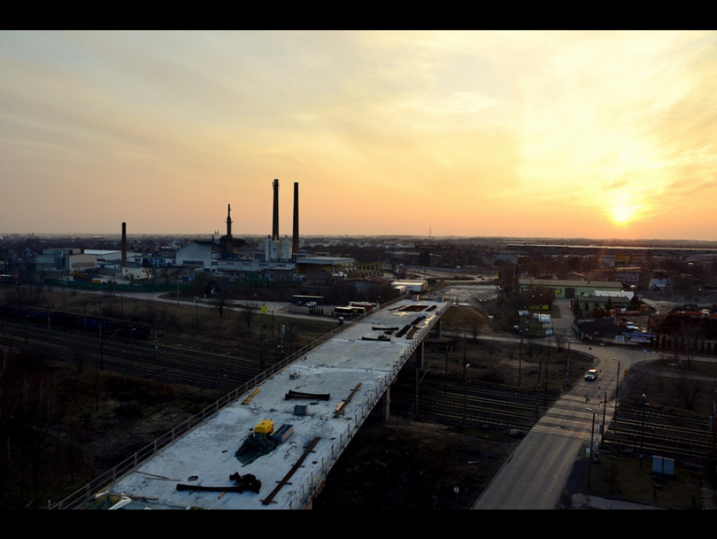 Nowy wiadukt w Wyszkowie w sierpniu, obwodnica śródmiejska w październiku (foto, video)