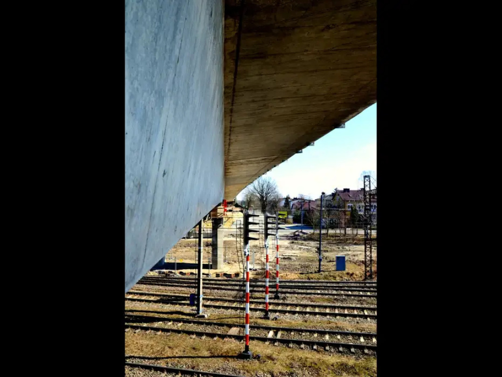 Nowy wiadukt w Wyszkowie w sierpniu, obwodnica śródmiejska w październiku (foto, video)