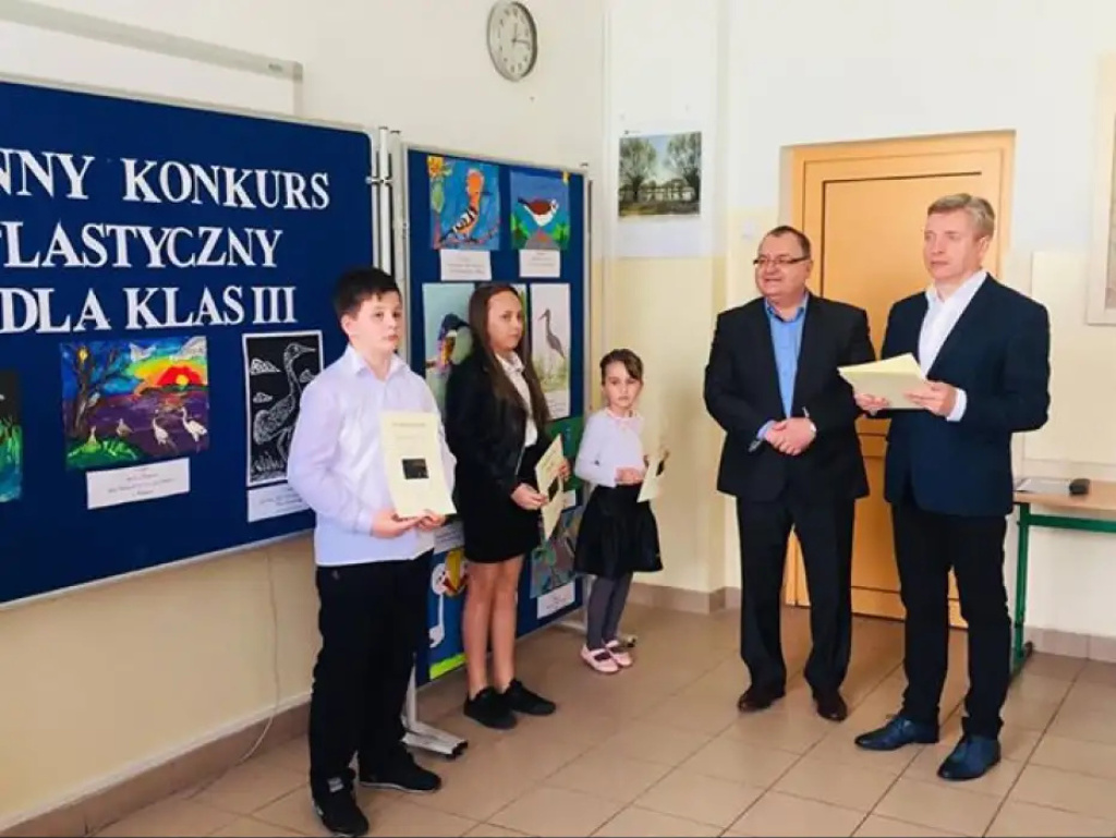 „Ptaki - nadbużańskie perełki przyrody”. Gminny konkurs plastyczny w SP nr 2