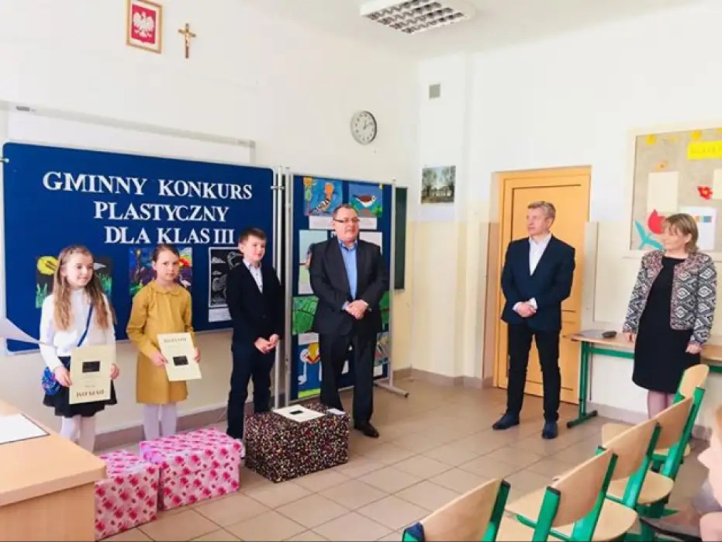 „Ptaki - nadbużańskie perełki przyrody”. Gminny konkurs plastyczny w SP nr 2