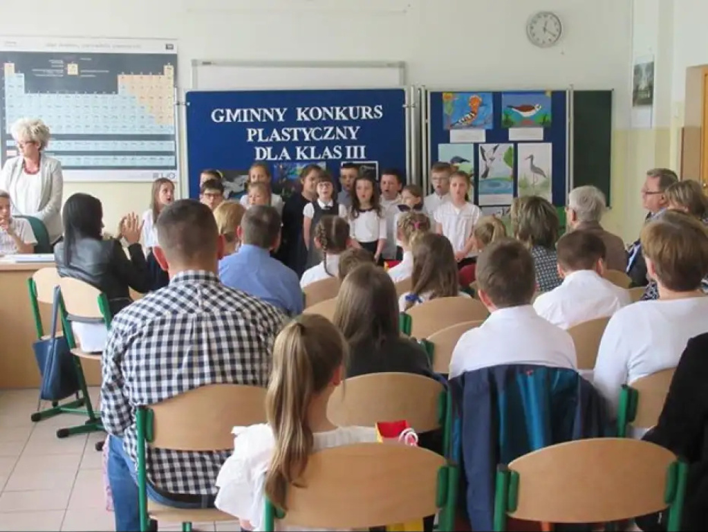 „Ptaki - nadbużańskie perełki przyrody”. Gminny konkurs plastyczny w SP nr 2