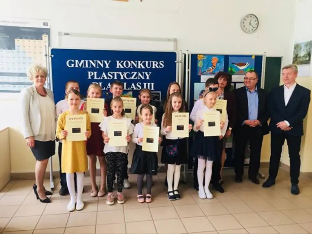 „Ptaki - nadbużańskie perełki przyrody”. Gminny konkurs plastyczny w SP nr 2