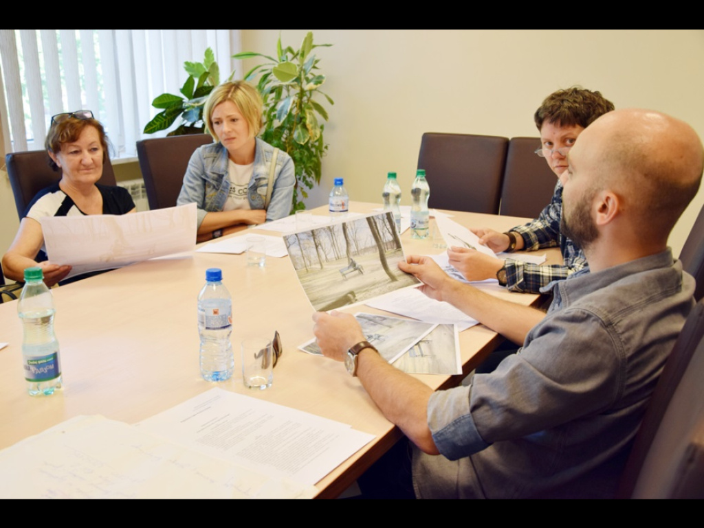 Ławeczka Różyckiego stanie w parku miejskim. Jest już projekt