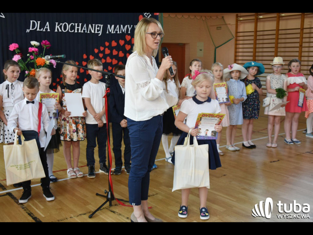Dla kochanej mamy... Śpiewały dzieci z całej gminy Wyszków