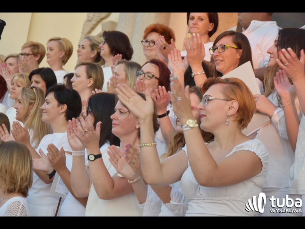 Uwielbienie poprzez śpiew i modlitwę. Cudowny koncert w Sanktuarium Św. Rodziny