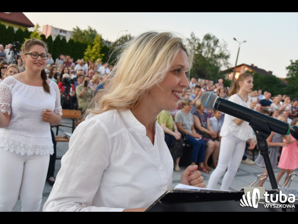 Uwielbienie poprzez śpiew i modlitwę. Cudowny koncert w Sanktuarium Św. Rodziny