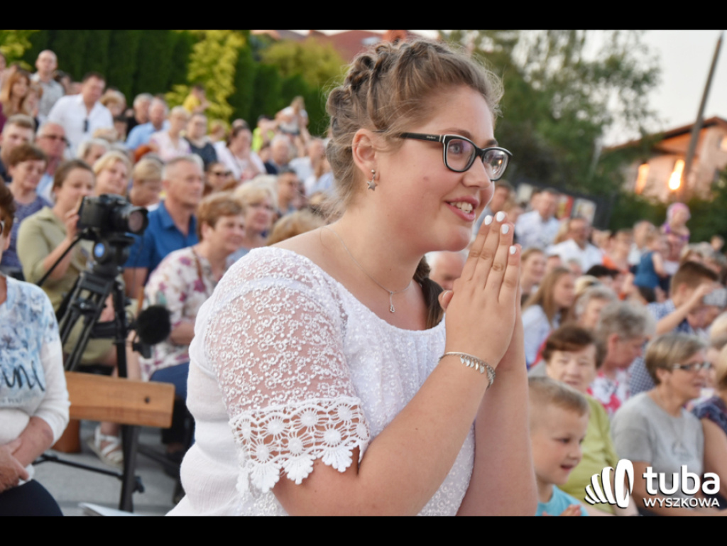 Uwielbienie poprzez śpiew i modlitwę. Cudowny koncert w Sanktuarium Św. Rodziny