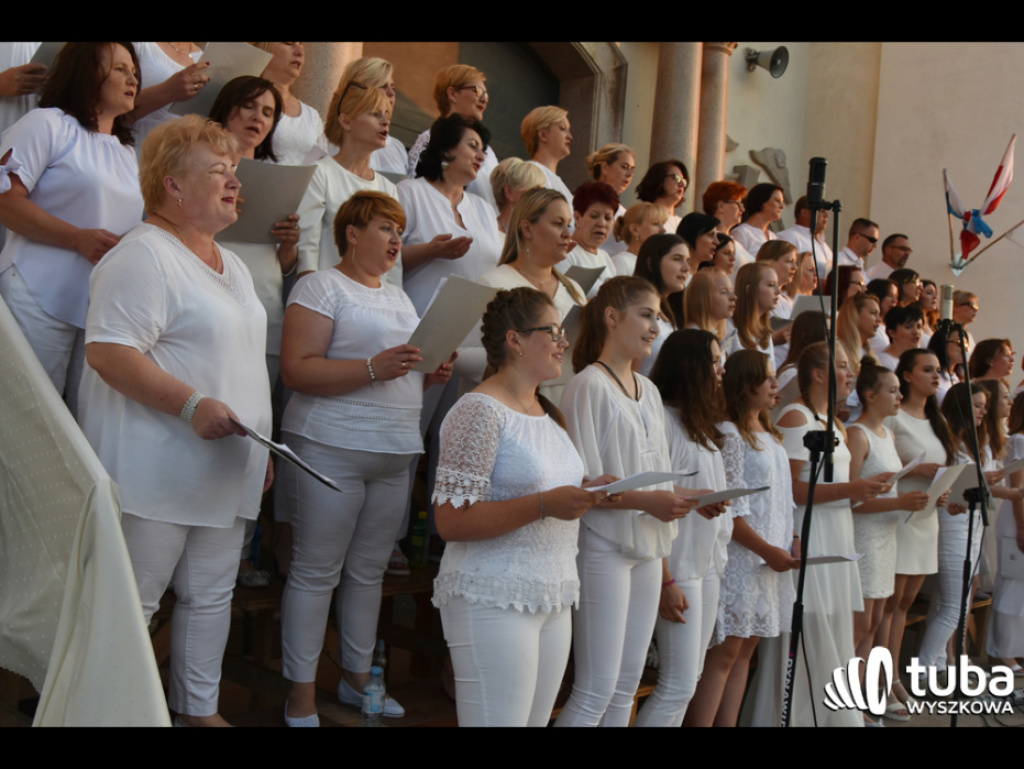 Uwielbienie poprzez śpiew i modlitwę. Cudowny koncert w Sanktuarium Św. Rodziny