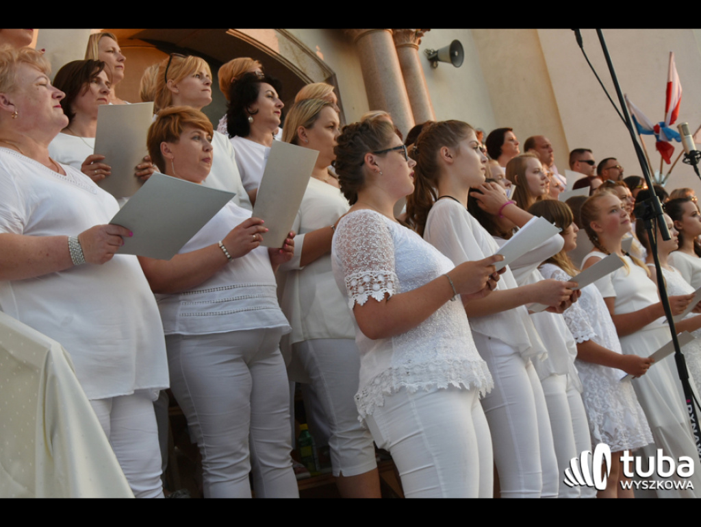 Uwielbienie poprzez śpiew i modlitwę. Cudowny koncert w Sanktuarium Św. Rodziny