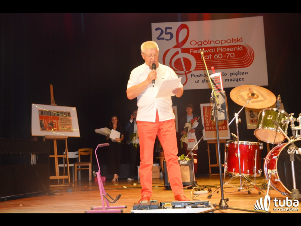 Powrót w słowie i muzyce do najpiękniejszego okresu polskiej piosenki, czyli lat 60. i 70.