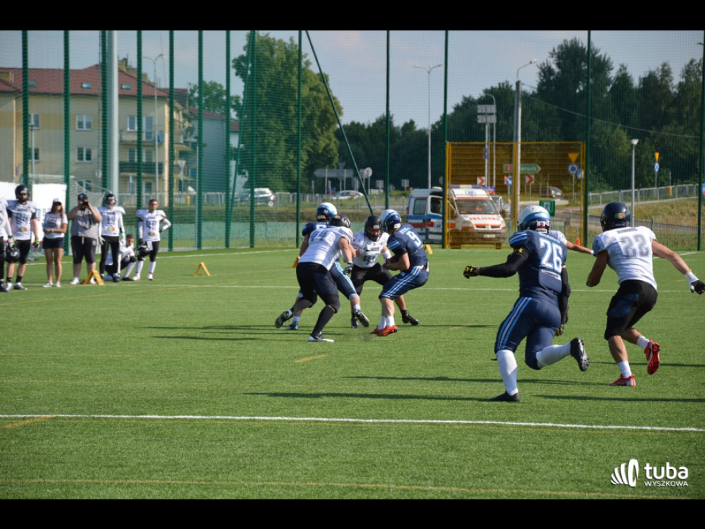 Rhinos wyrwali zwycięstwo Rekinom z Warszawy